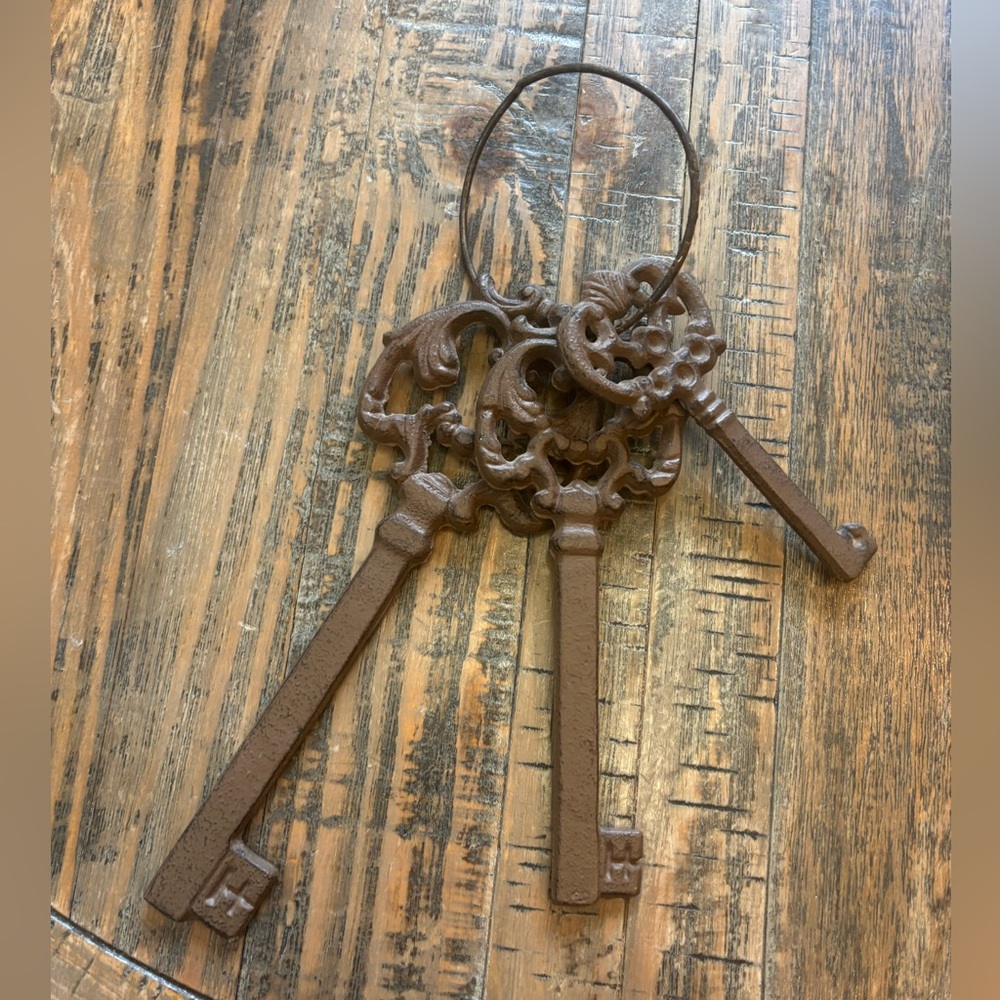Metal Skeleton Keys Decor